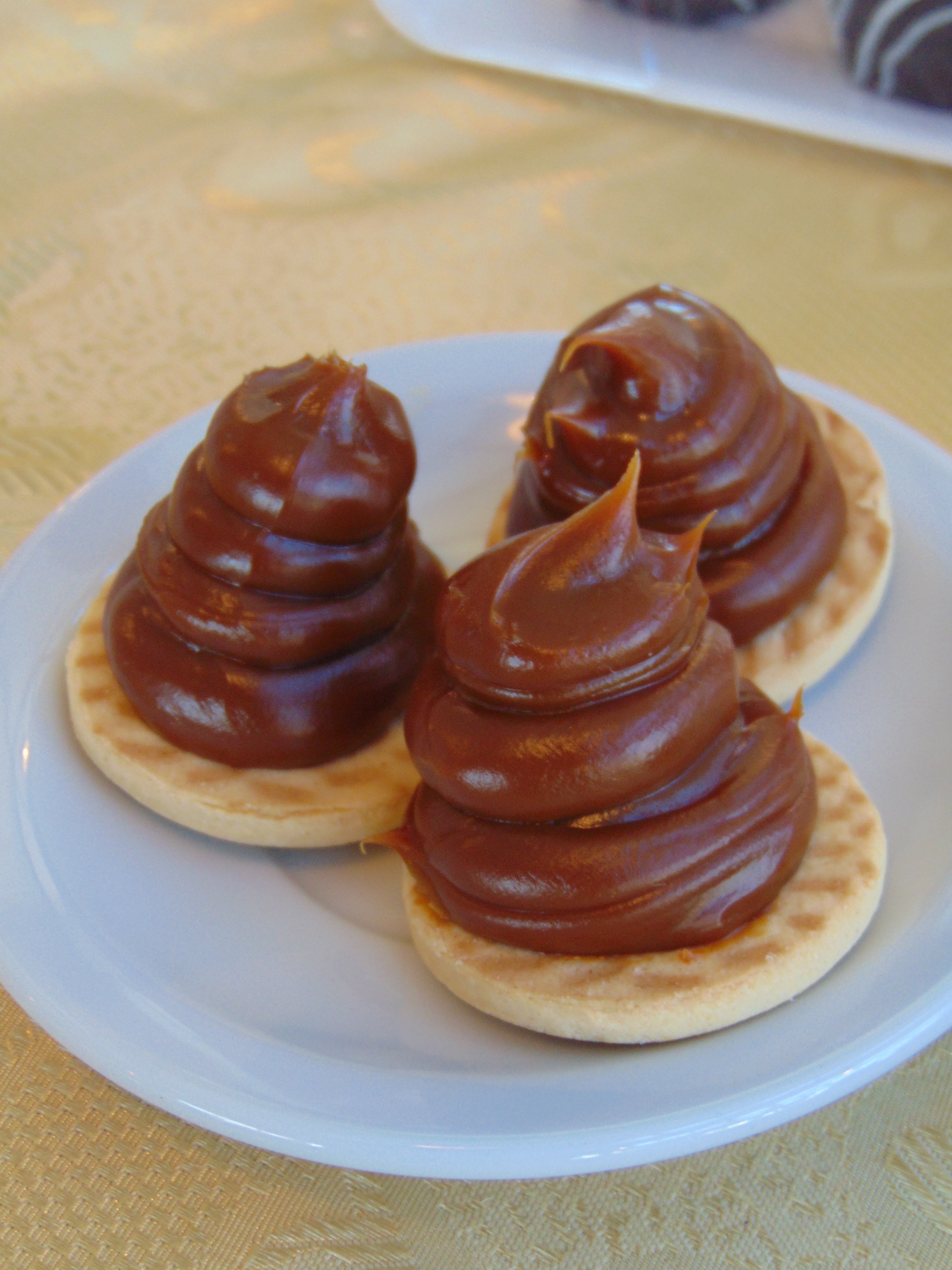 Conitos De Dulce De Leche Bañados En Chocolate Catálogo