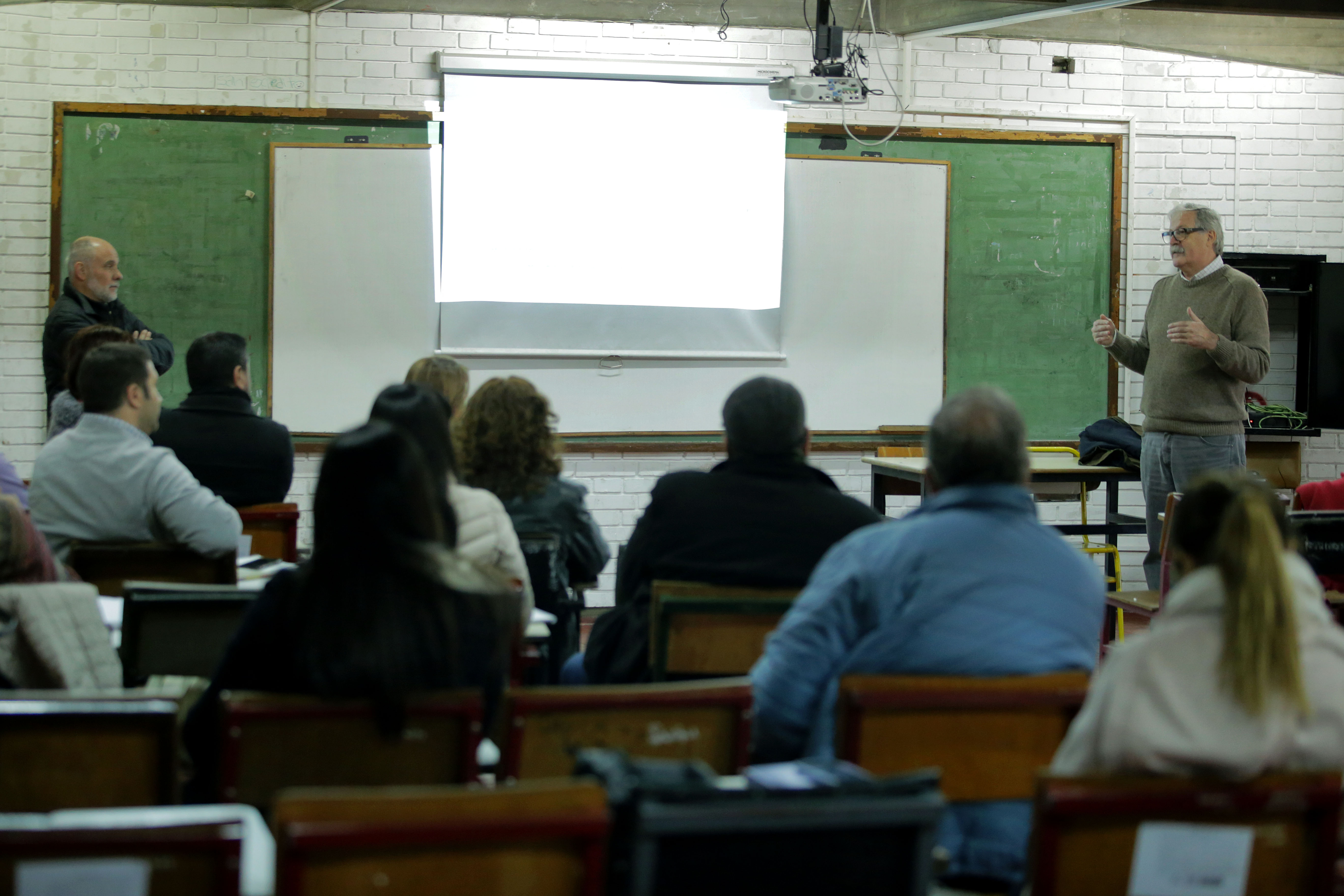 Capacitación de escuela de gobierno para funcionarios de la DGE