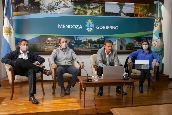 Mendoza suma una hora más de restricción horaria 