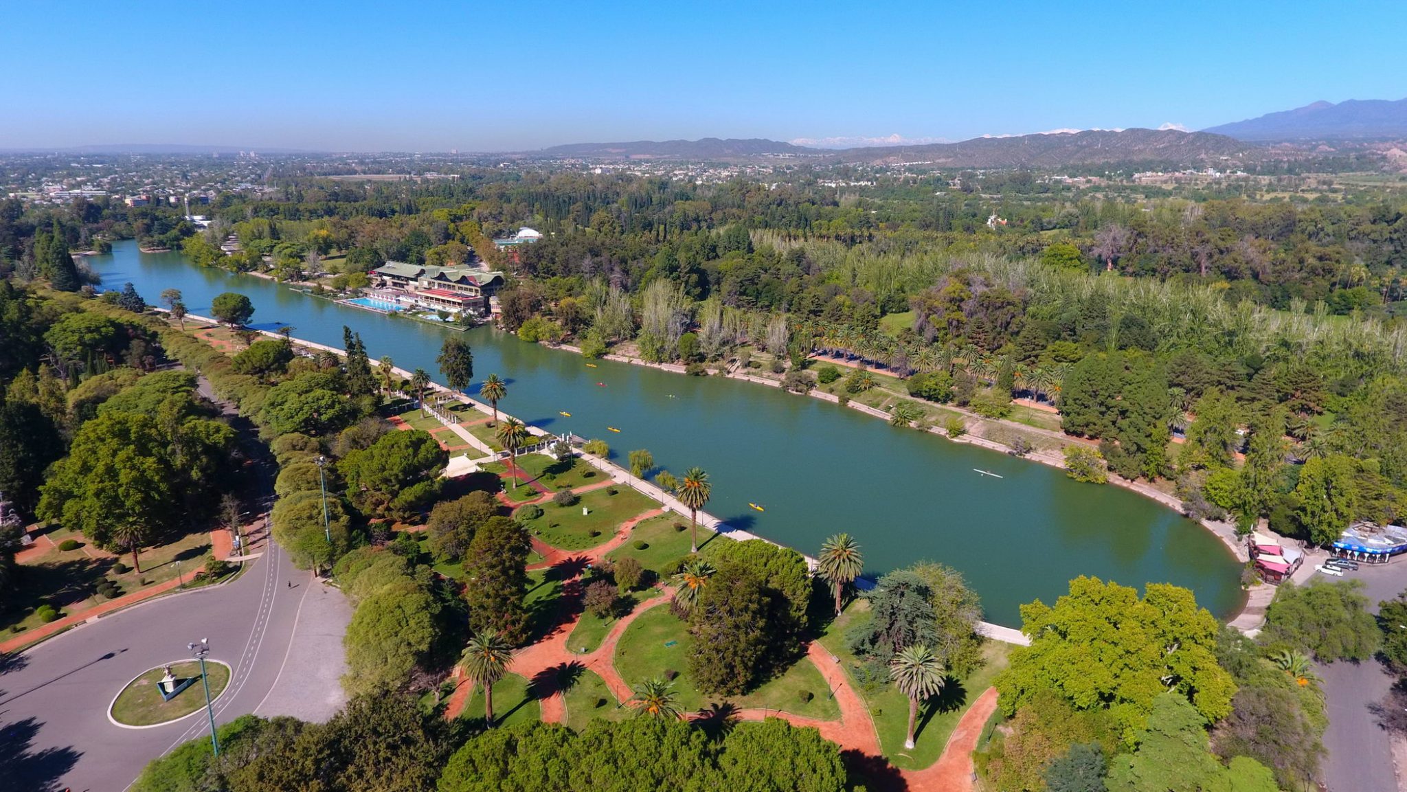 El Lago del Parque General San Martín volverá a tener una embarcación ...
