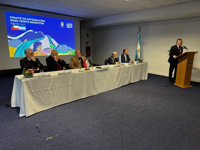 Cornejo en Chile: “Prefiero avances pequeños pero reales todos los años” en Paso Cristo Redentor